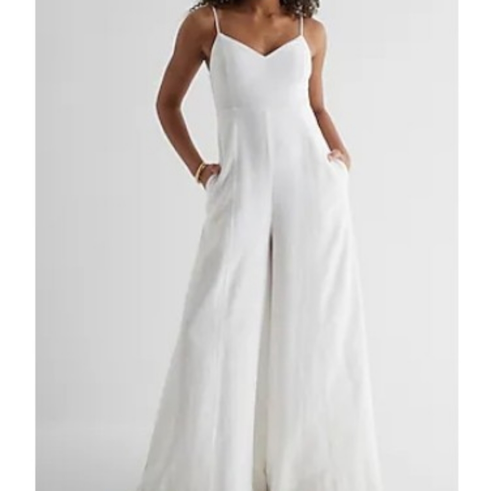 BRAND NEW Express Linen-Blend V-Neck Wide Leg Jumpsuit
